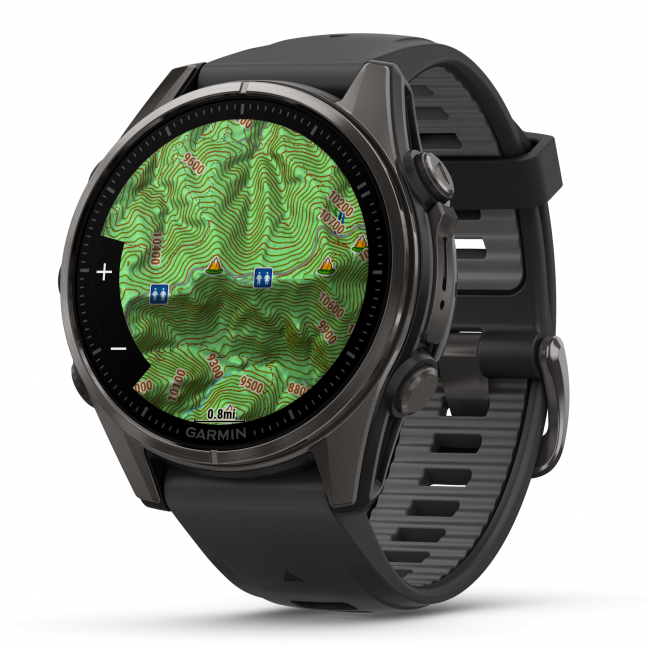 Garmin fenix 8 – 43 mm, AMOLED Sapphire, Pilkos anglies spalvos DLC titanas su juodos / pilkos akmenukų spalvos silikoniniu dirželiu 17