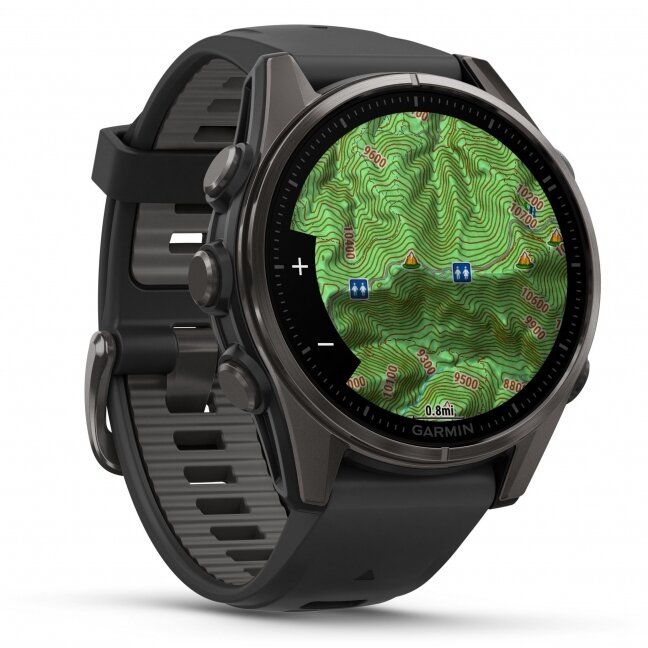 Garmin fenix 8 – 43 mm, AMOLED Sapphire, Pilkos anglies spalvos DLC titanas su juodos / pilkos akmenukų spalvos silikoniniu dirželiu 16