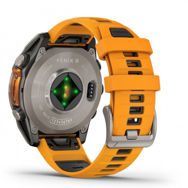 Garmin fenix 8 – 47 mm, AMOLED Sapphire, Titanas su oranžiniu / grafito spalvos silikoniniu dirželiu 5