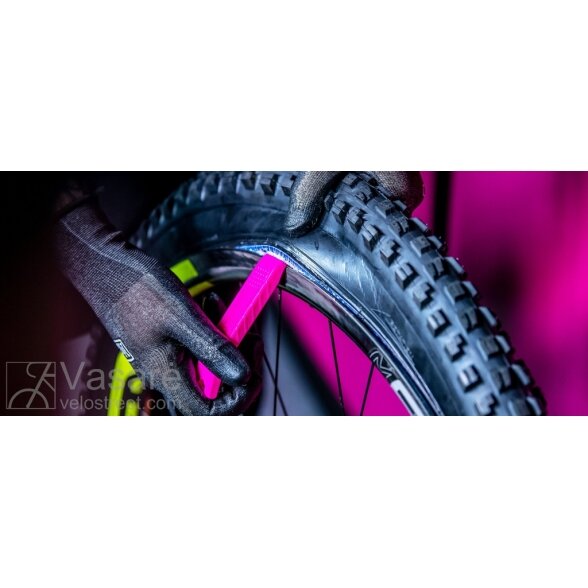 Muc-Off Rim Stix Tyre Lever Pink 2